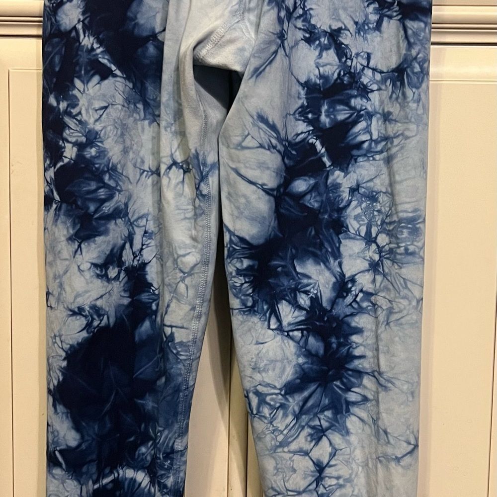 Electric & Rose
Venice Tie-Dye Leggings Sz S - Picture 4 of 8